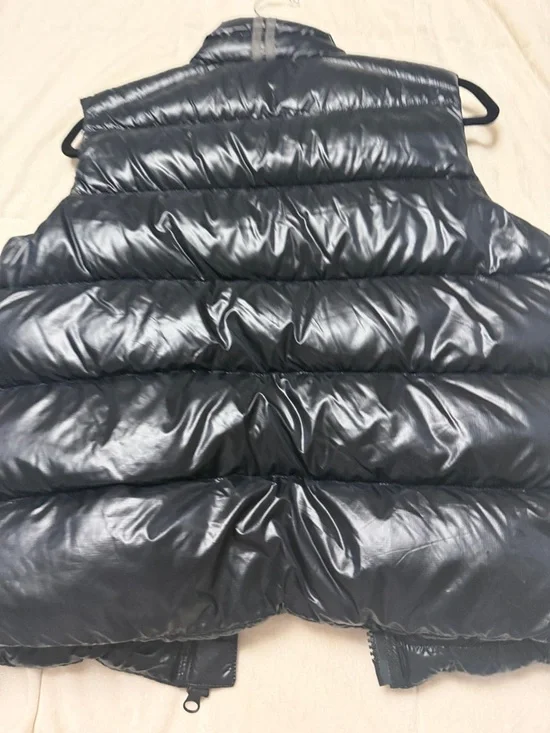 Canada Goose Shiny Black Quilted Puffer Vest with Logo Patch - Picture 5 of 5